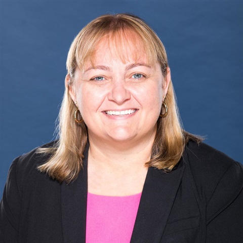 Julie Krolak Headshot